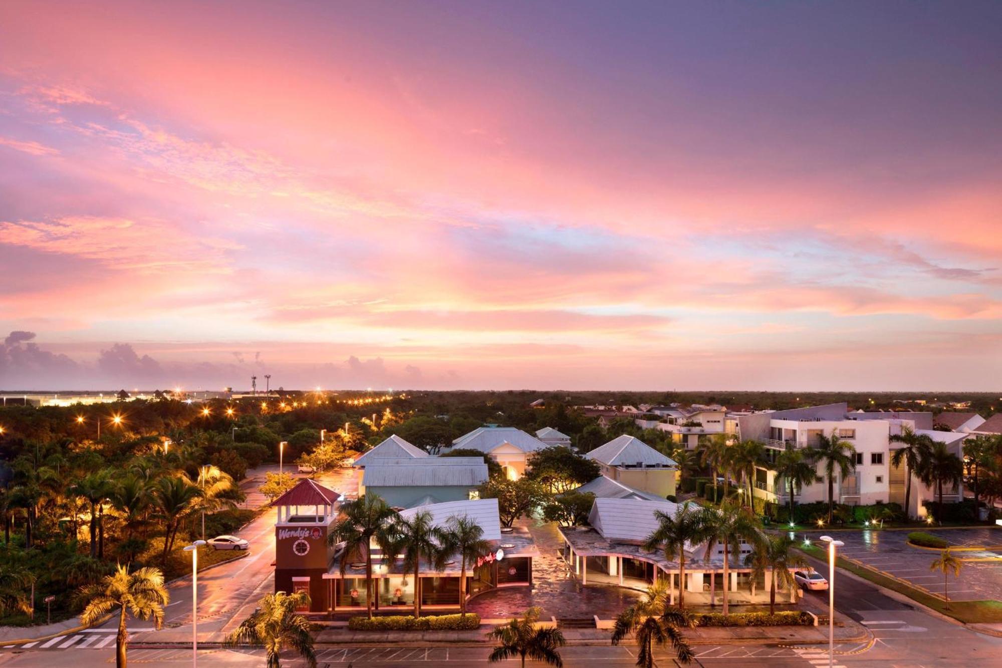 Four Points By Sheraton Hotel Punta Cana Exterior photo